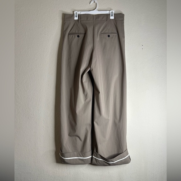 Bershka Stripe Wide Legs high rise Pants tan/cream size 10 NWT - Picture 3 of 6